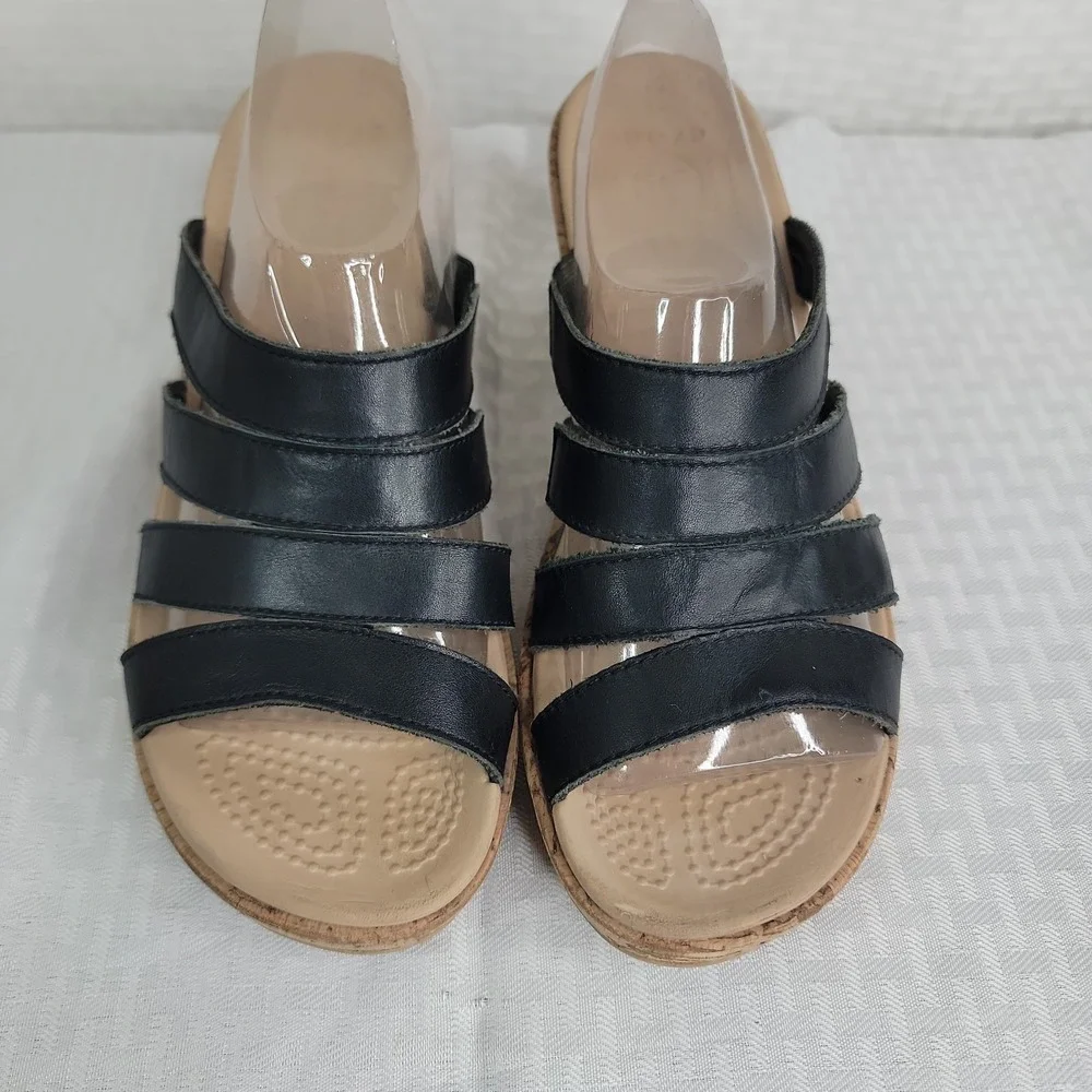 Crocs Womens 9 A Leigh Wedge Sandals Black Leather Cork Platform Slip On